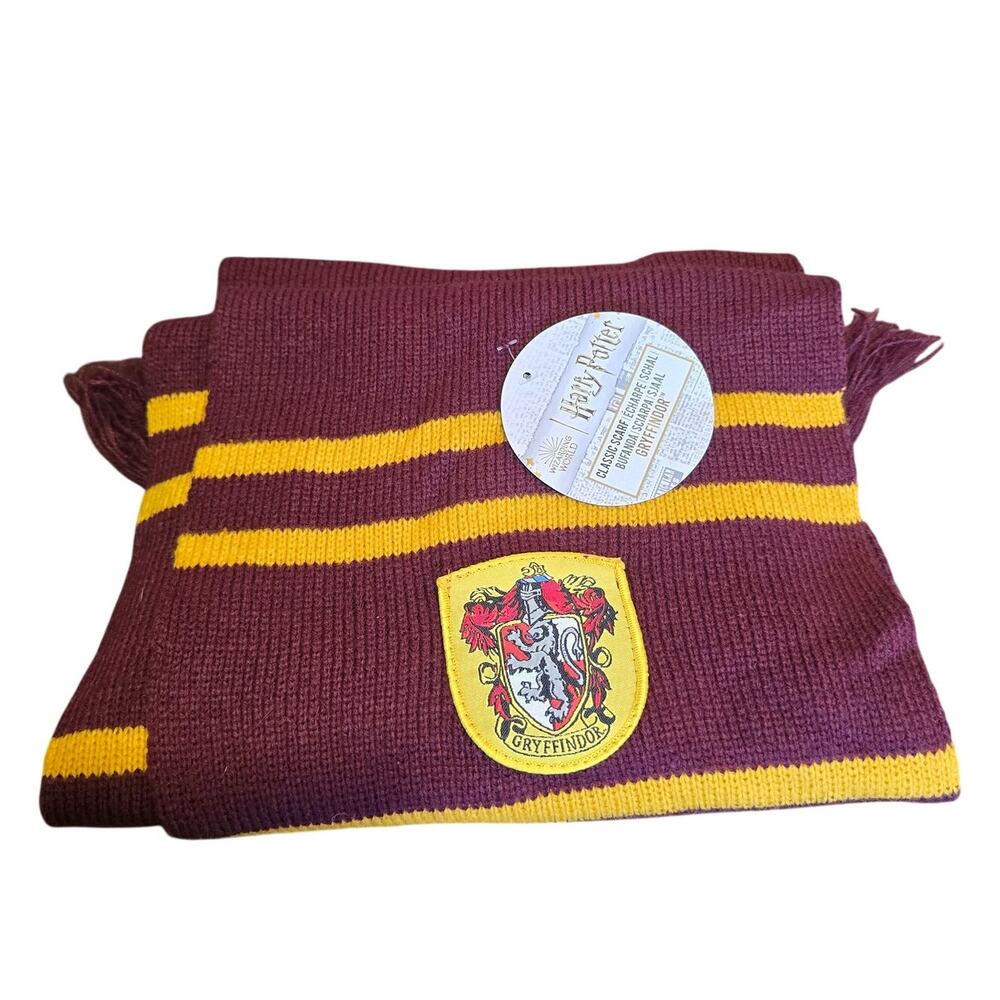 Harry Potter gryffindor scarf nwt